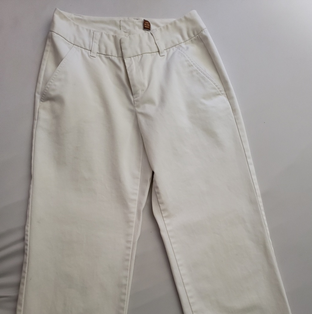 Bangin' White Pants!